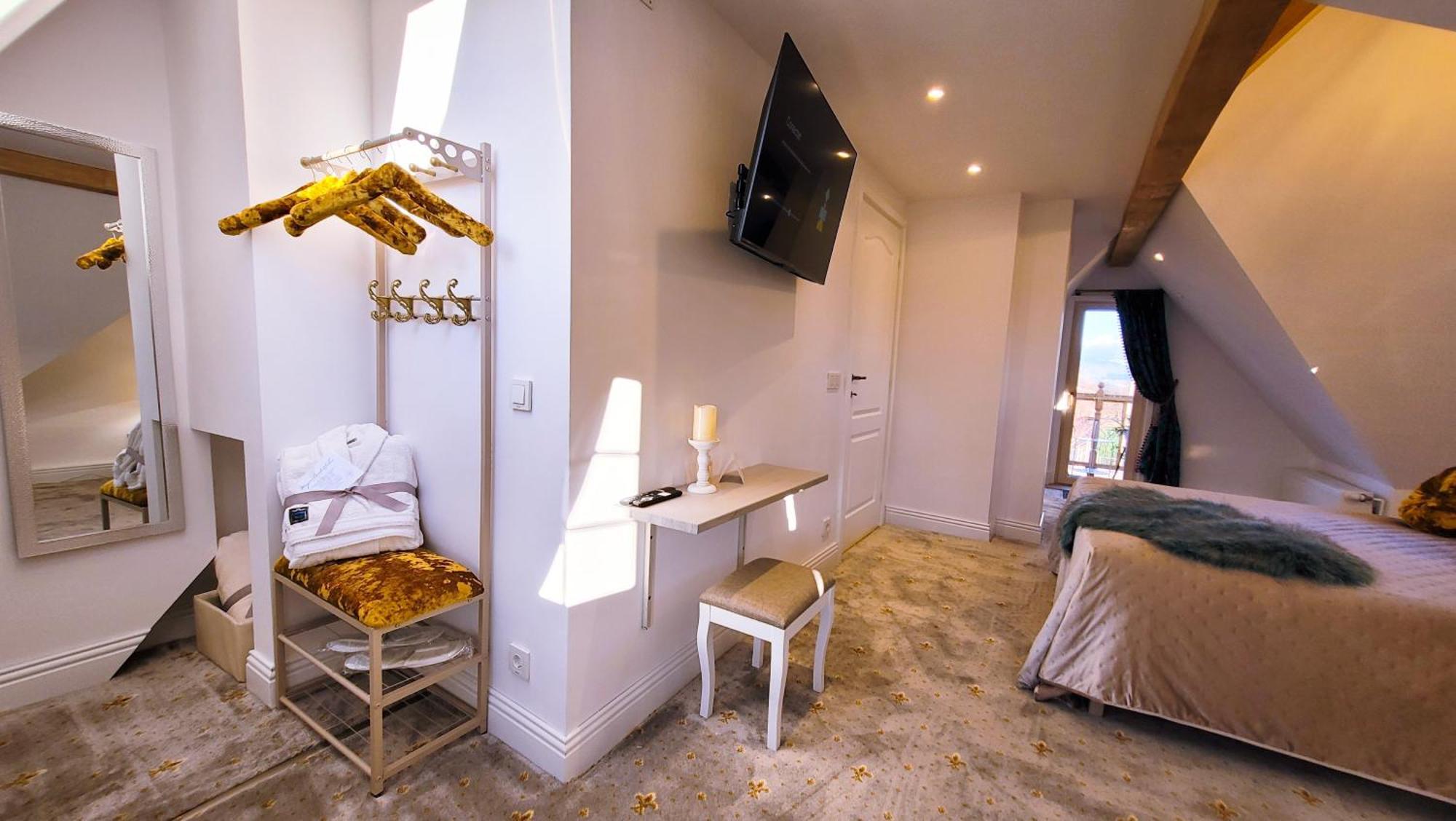 Carpathia Magic -Adults Only Villa เปชเตรา ภายนอก รูปภาพ