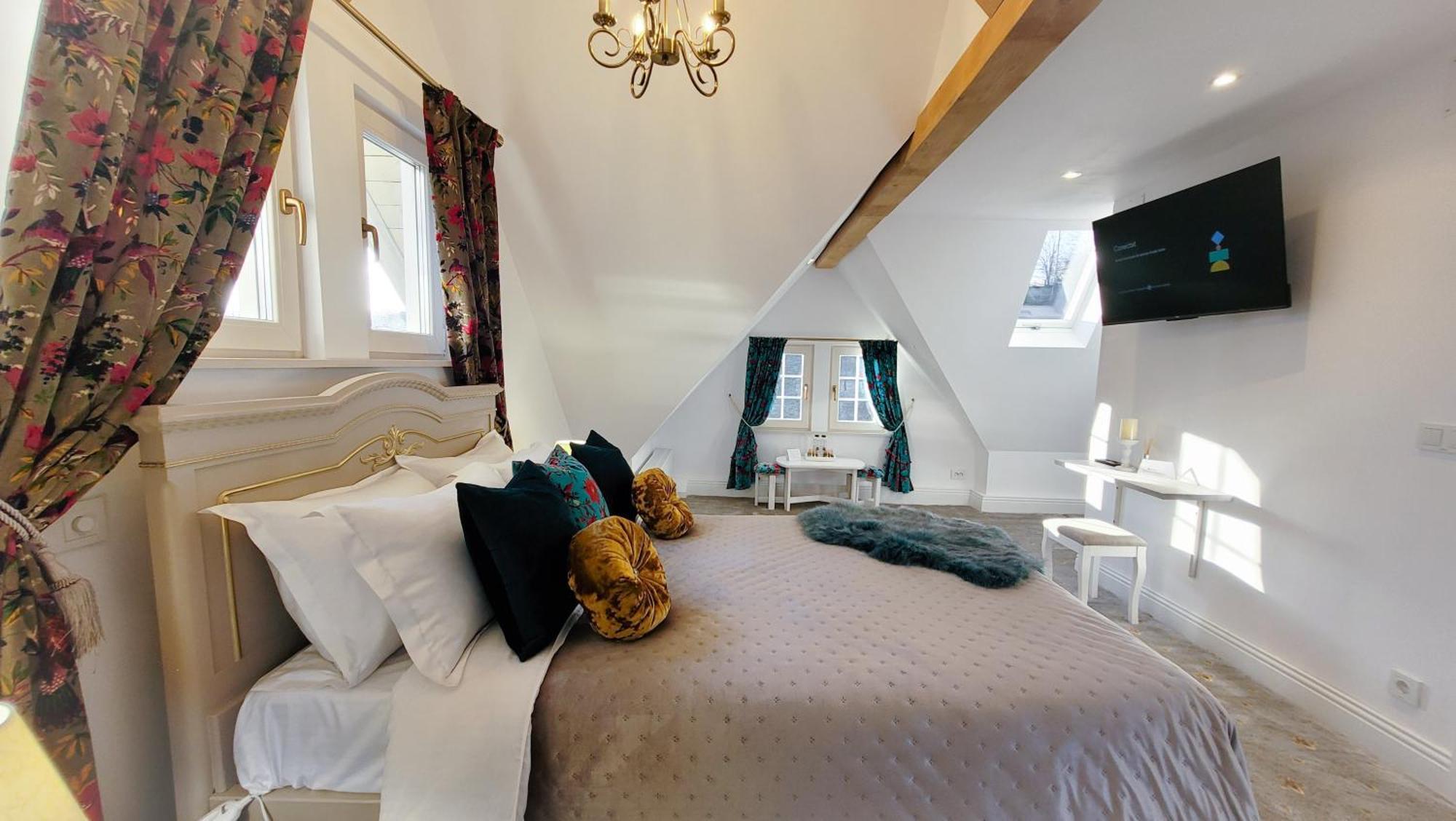 Carpathia Magic -Adults Only Villa เปชเตรา ภายนอก รูปภาพ