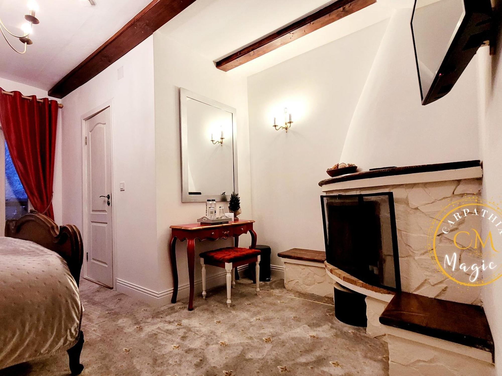 Carpathia Magic -Adults Only Villa เปชเตรา ภายนอก รูปภาพ
